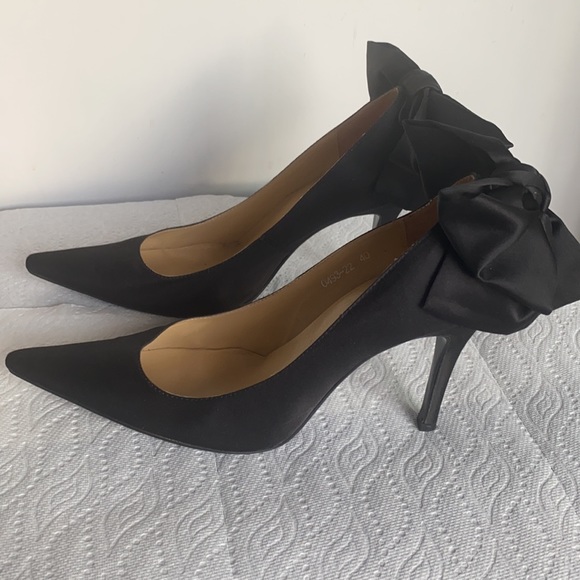 Vickie black satin bow heels - Picture 2 of 7